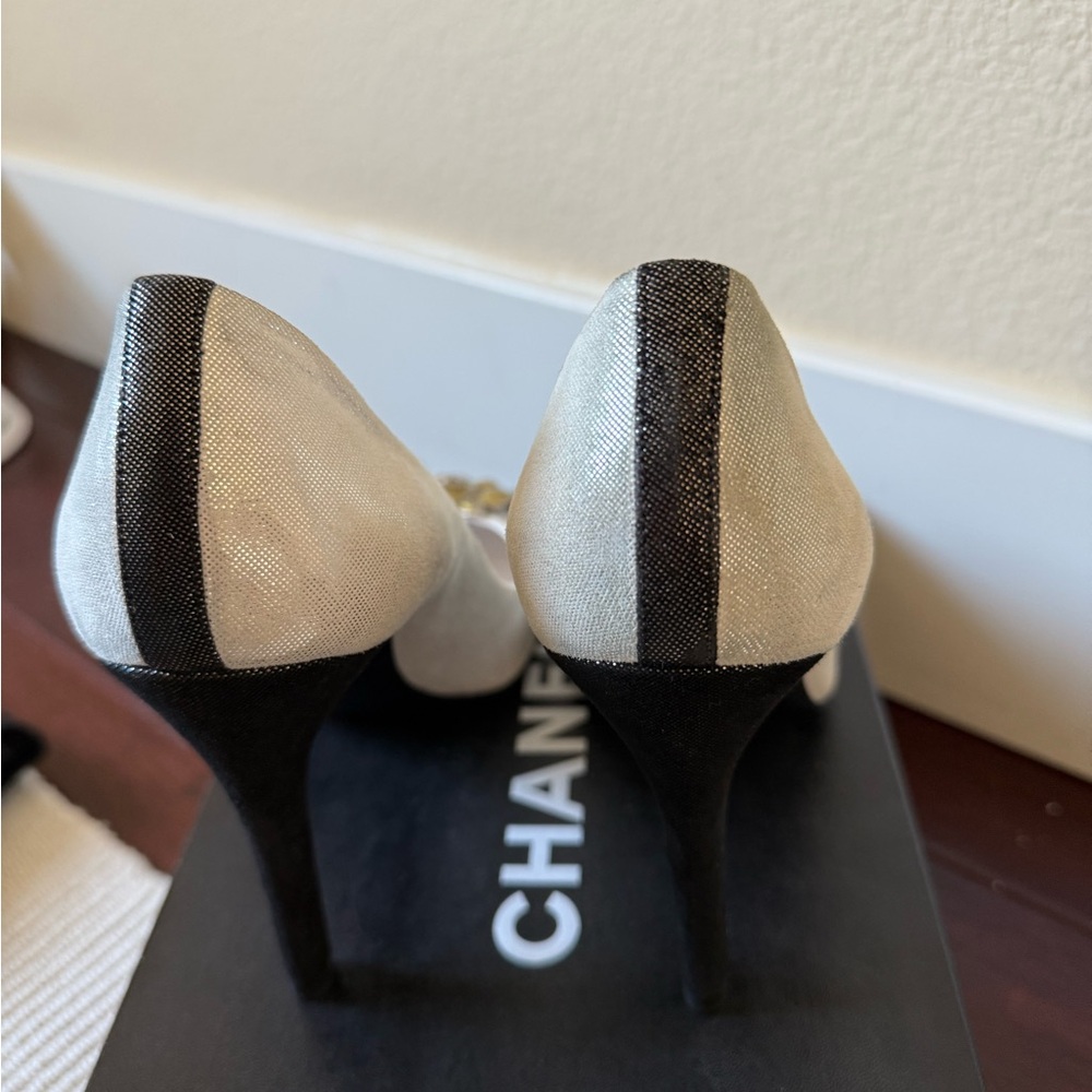 Chanel Women's Silver and Black Pumps Size 37.5 worn once indoors! - Picture 6 of 7